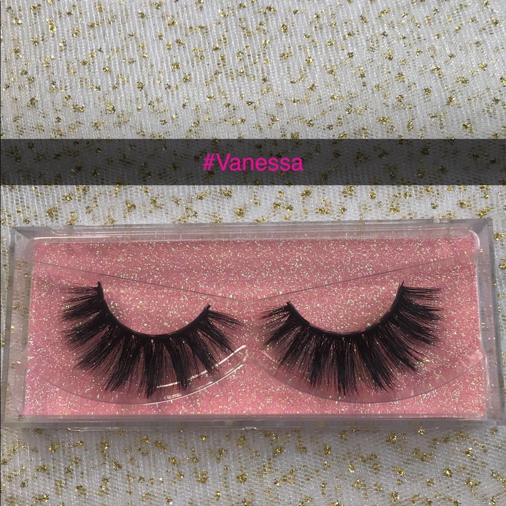 Lashes 6 styles to choose from